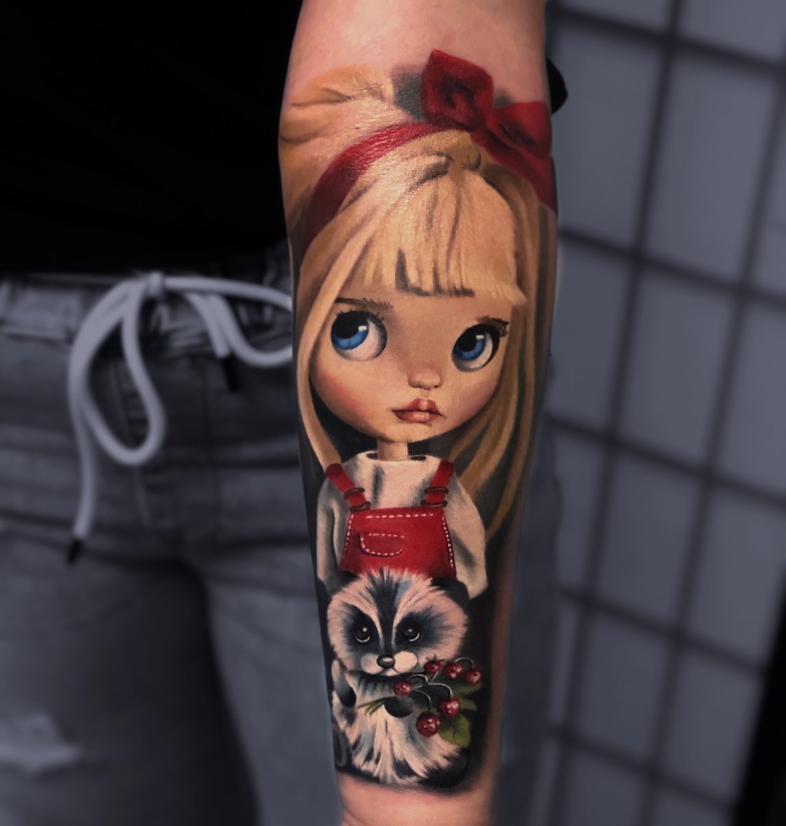 Татуированная кукла