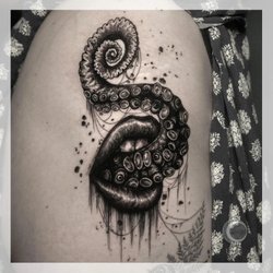 Black and grey realism - Rock'n'Roll Tattoo and Piercing